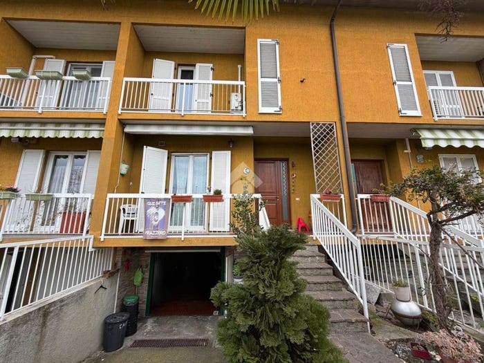 Appartamento quadrilocale in vendita in Via Trieste, Centro, Filago