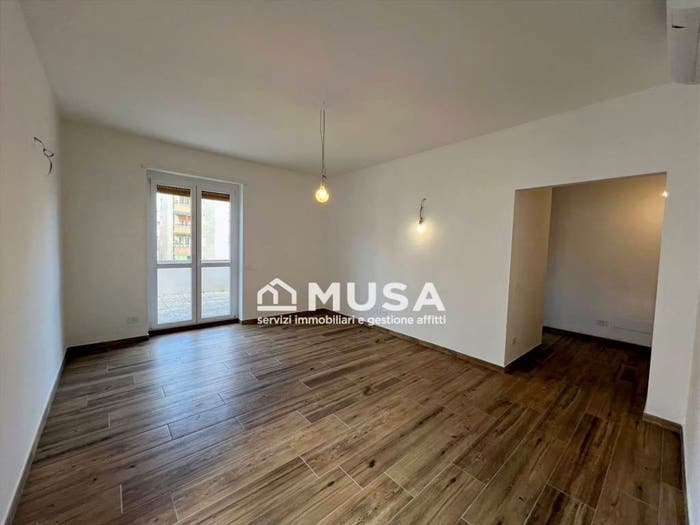 Appartamento quadrilocale in vendita in Via Breno, Lodi Brenta, Milano
