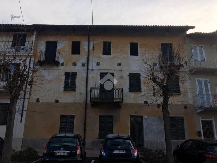 Casa quadrilocale in vendita in Piazza V Emanuele II, Centro, San Giorgio Canavese