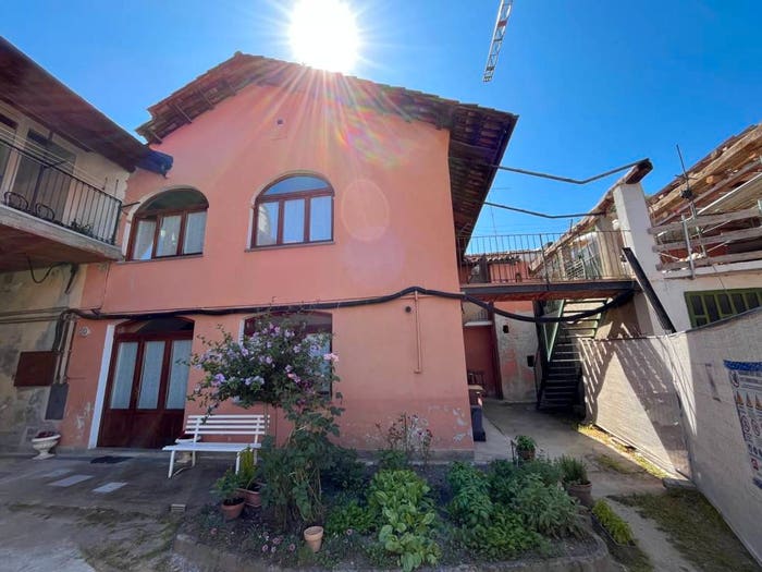 Casa con 5 locali in vendita in Via Baldassarre della Mantica, Centro, Cherasco
