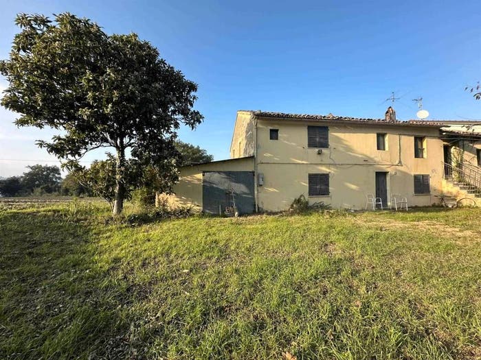 Casa con 6 locali in vendita in Corinaldo