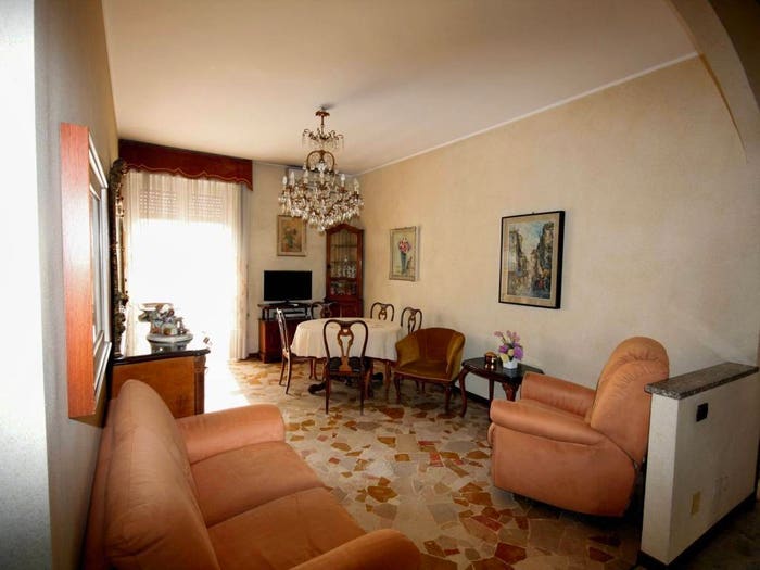 Appartamento trilocale in vendita in Piazza Geremia Bonomelli, Lodi Brenta, Milano