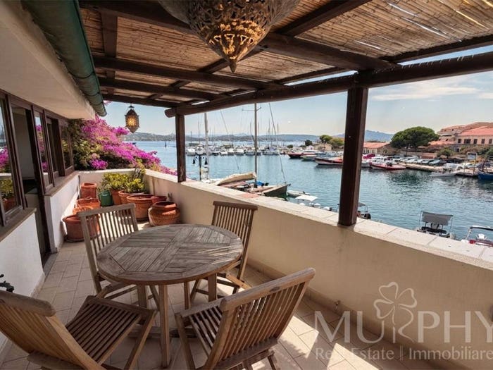 Appartamento quadrilocale in vendita in Via Guglielmo Oberdan, La Maddalena