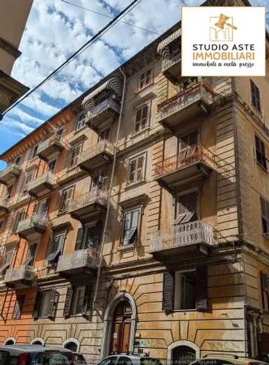 Appartamento trilocale in vendita in Via Torino, Centro Storico, La Spezia