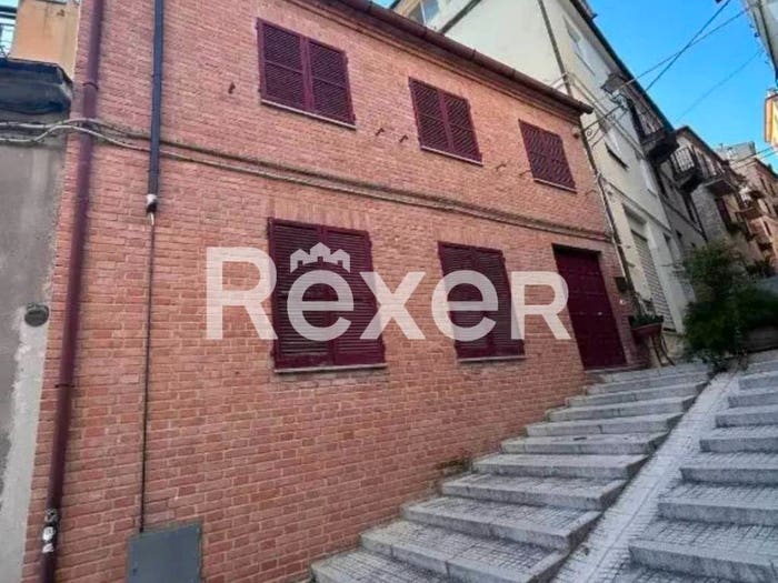 Casa con 5 locali in vendita in Via Galiziano, Centro, Potenza Picena
