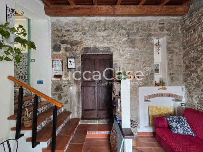 Casa trilocale in vendita in Via Canepari, Fosdinovo