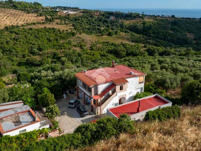 Casa con 6 locali in vendita in Via Guastatori del Genio, Campo dell'Oro, Civitavecchia