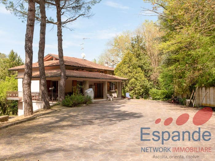 Casa con 5 locali in vendita in Via Piuglie, Monte San Pietro