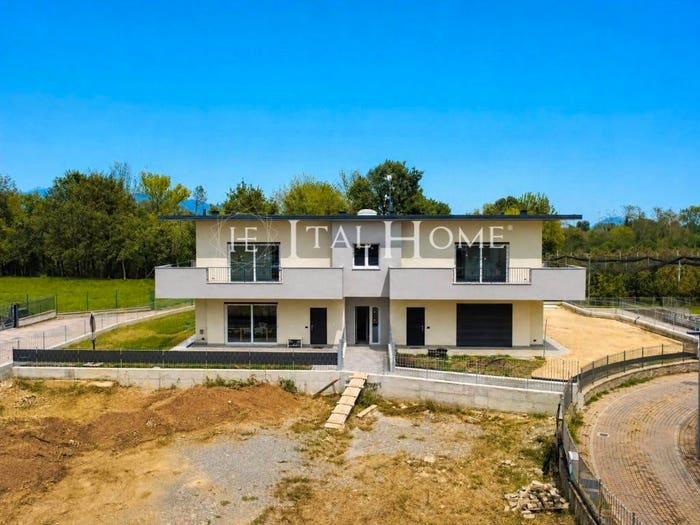 Appartamento quadrilocale in vendita in Via Dossi, Centro, Bolgare