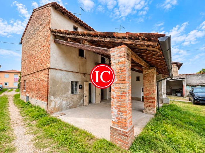 Casa bilocale in vendita in Via Febbraio, Centro, Capergnanica
