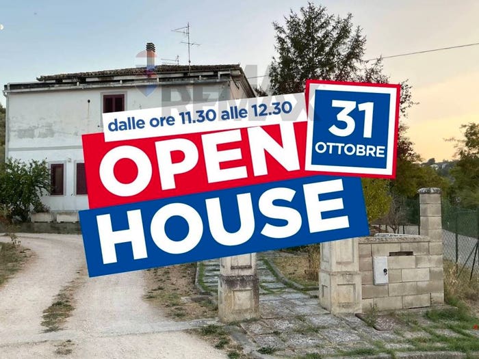 Casa con 6 locali in vendita in Loreto Aprutino