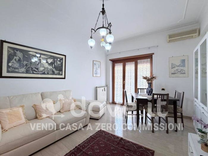 Appartamento quadrilocale in vendita in Via Lucio Manlio Vulsone, Quadraro, Roma