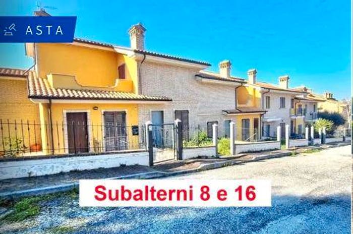 Appartamento con 6 locali in vendita in Via Niccolò Machiavelli Troviggiano MC Italia, Troviggiano, Cingoli