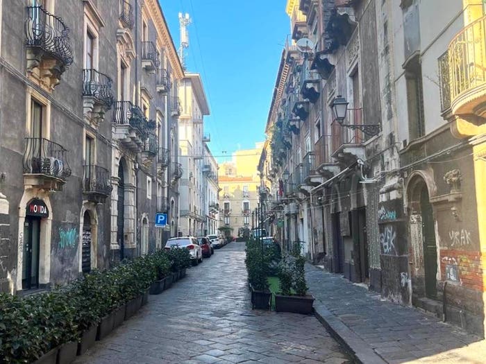 Appartamento quadrilocale in vendita in Via Pulvirenti, Centro Storico, Catania