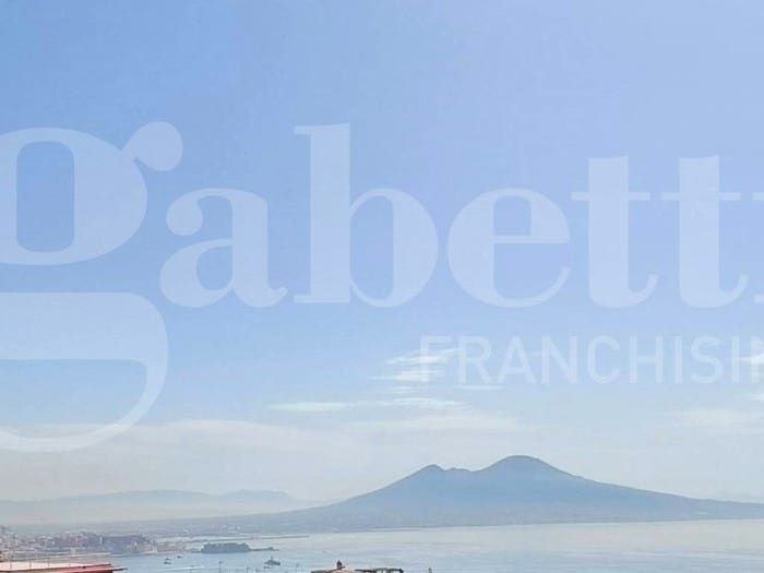 Appartamento con 5 locali in vendita in Via Francesco Petrarca, Posillipo, Napoli