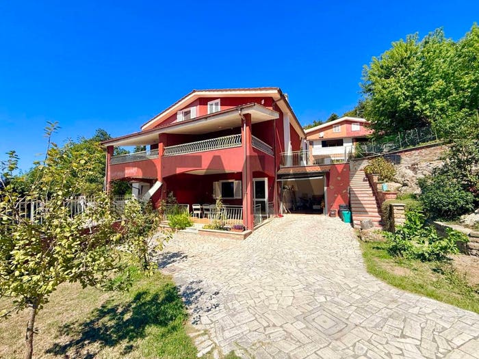 Casa con 5 locali in vendita in Via Viterbo, Manziana