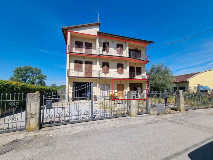Casa quadrilocale in vendita in Via Casacce, Pozzo Della Chiana, Foiano della Chiana