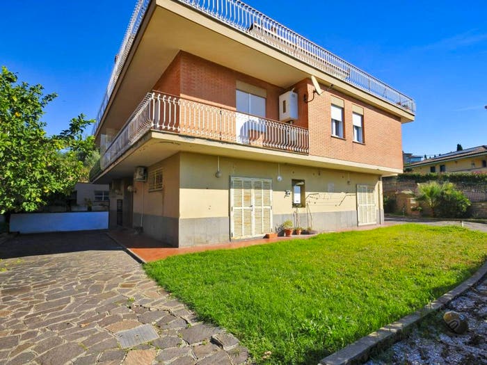 Appartamento trilocale in vendita in Via Belgio, Cecchina, Albano Laziale