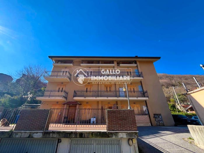 Appartamento trilocale in vendita in Via Luigi Amabile, Centro, Monteforte Irpino