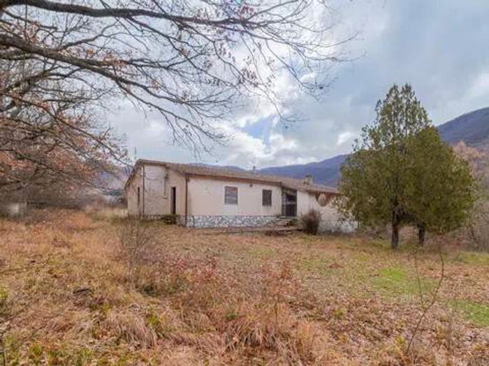 Casa con 5 locali in vendita in Via Roma No Number, Rocca di Botte