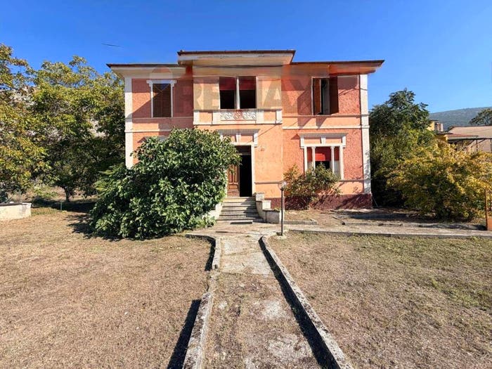 Casa con 6 locali in vendita in Via Gualtrone, Centro, Gioia dei Marsi