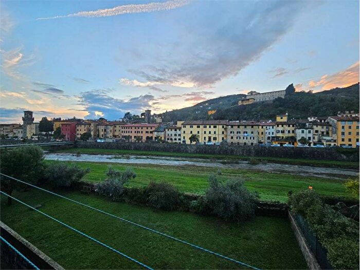 Appartamento quadrilocale in vendita in Centro, Pescia