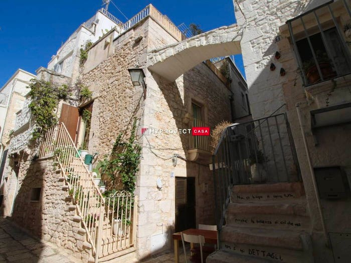 Appartamento quadrilocale in vendita in Via Gaetano De Amico, Centro, Cisternino