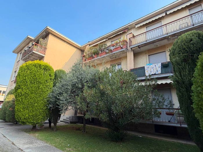 Appartamento trilocale in vendita in Via Peschiera, Cassano Magnago
