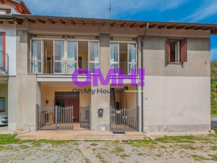 Casa con 6 locali in vendita in Via Trento, Centro, Besozzo