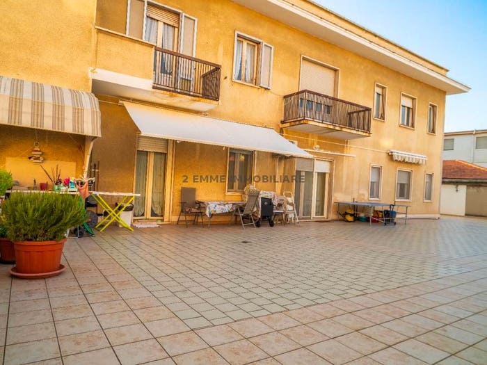 Appartamento con 5 locali in vendita in VIALE FRATELLI ROSSELLI, Centro, Grottammare