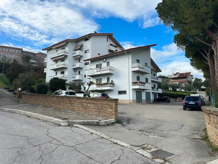 Appartamento trilocale in vendita in Via Gabriele D'Annunzio, Centro, Alanno