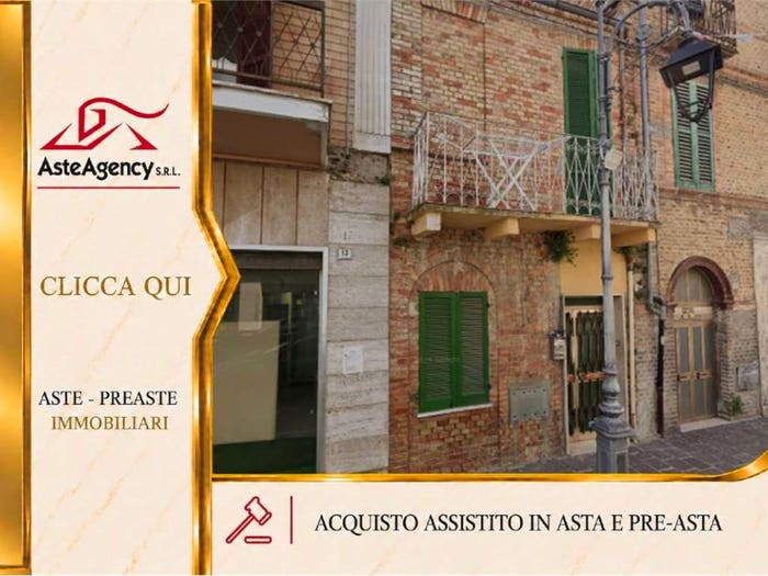 Casa con 6 locali in vendita in Viale Roma, Centro, Nereto