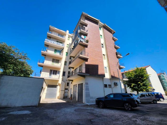 Appartamento con 5 locali in vendita in Viale Giulio Cesare, Larino