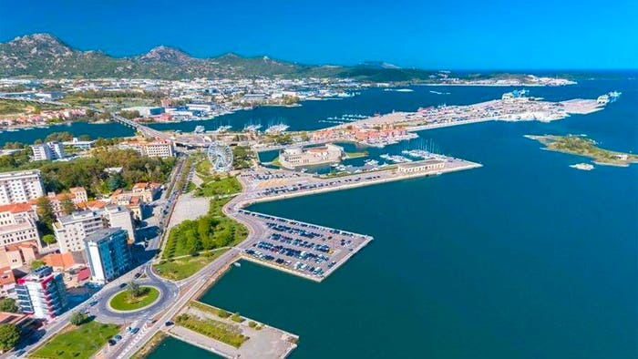 Appartamento quadrilocale in affitto in Corso Umberto I, Centro Storico, Olbia