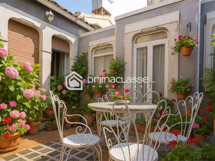 Casa con 6 locali in vendita in Modica Bassa, Modica