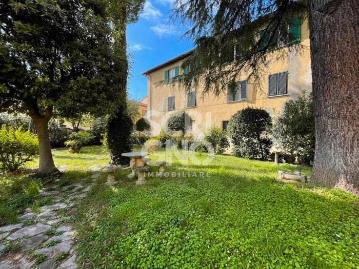 Casa con 6 locali in vendita in Piazza della Resistenza, Centro Storico, Pistoia