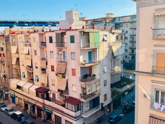 Appartamento bilocale in vendita in Via Bernardino Telesio, San Carlo All'Arena, Napoli