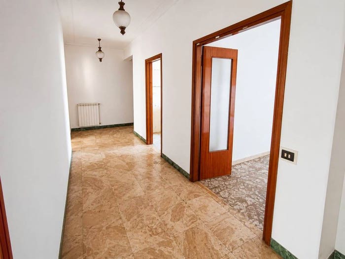 Appartamento con 6 locali in vendita in Via Erevan, Centro, Carrara