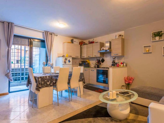 Appartamento bilocale in vendita in Via Saronno, Prima Porta, Roma