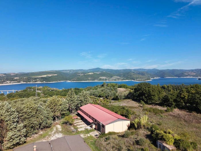 Casa con 6 locali in vendita in Centro, Baschi
