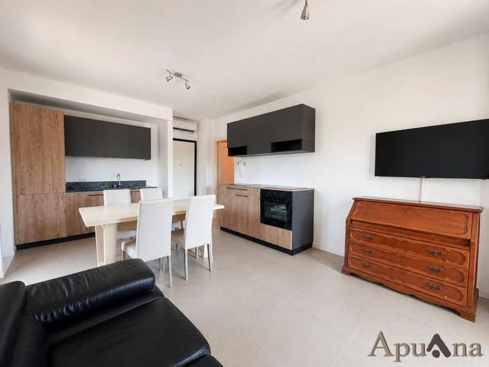 Appartamento quadrilocale in vendita in Via Magliano, Marina di Massa Centro, Massa