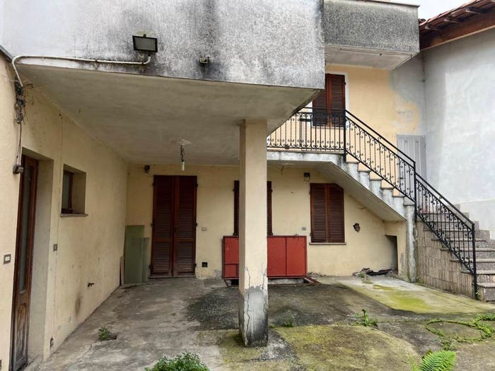Casa con 6 locali in vendita in Via Asilo, Centro, Piverone