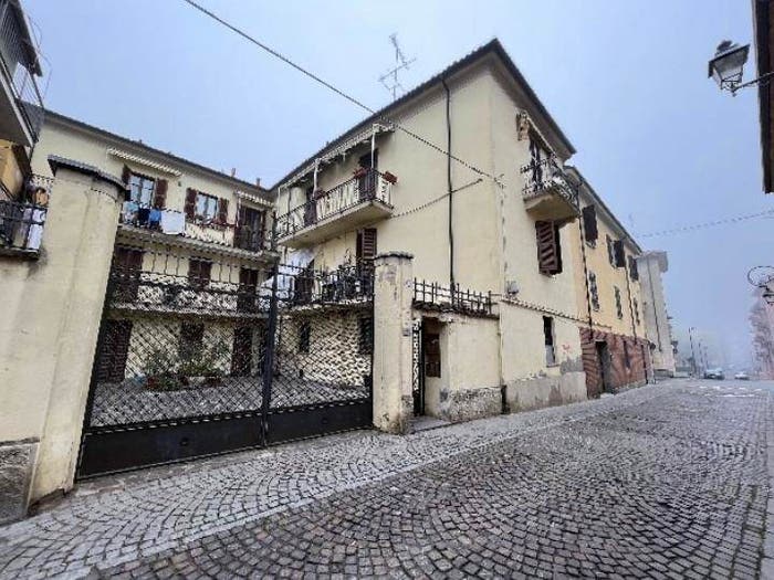 Appartamento trilocale in vendita in Via Bernardino Pinto, Centro, Tortona