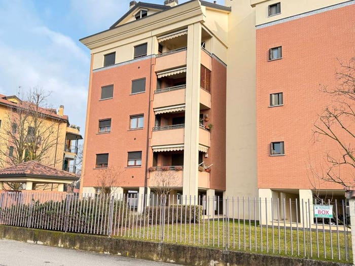 Appartamento trilocale in vendita in Via Salvo D'Acquisto, Centro, Agrate Brianza