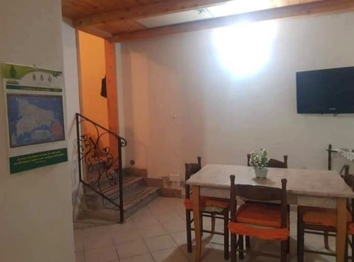 Appartamento trilocale in vendita in Via Cesare Battisti, Centro, Caronia