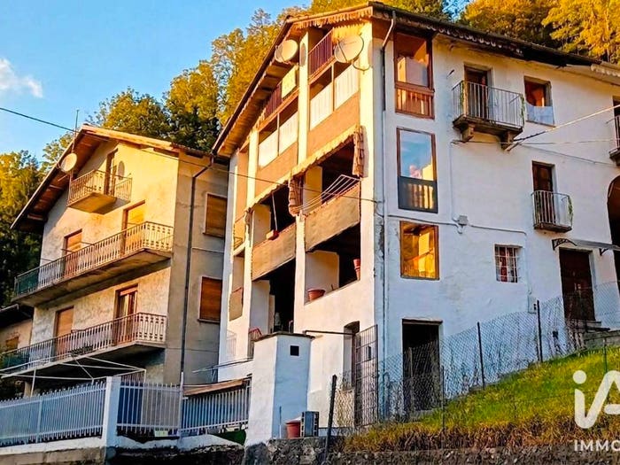 Casa con 6 locali in vendita in Frazione FUCINE, Viù
