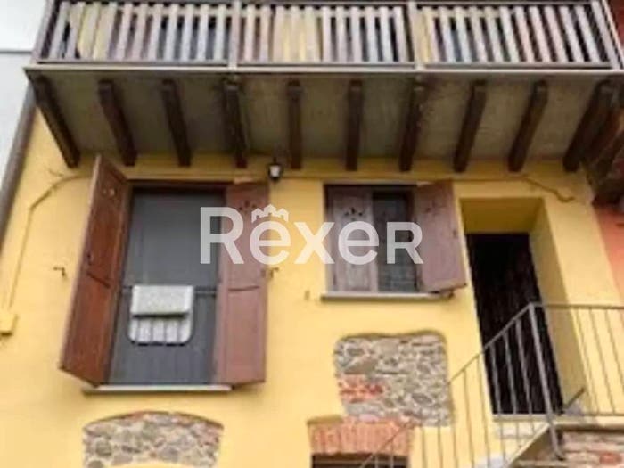 Casa con 6 locali in vendita in Frazione Caveggia, Veglio