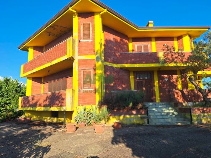 Casa con 6 locali in vendita in DONNICI INFERIORE, Donnici, Cosenza