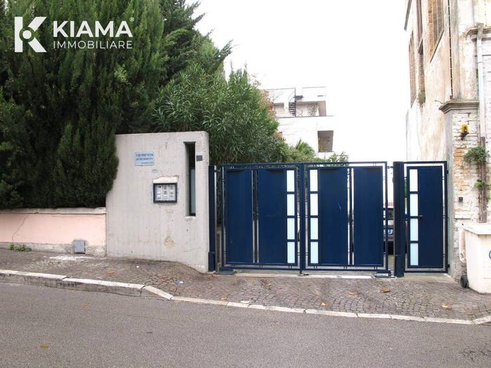Appartamento quadrilocale in vendita in Viale Dello Solendore, Centro, Giulianova
