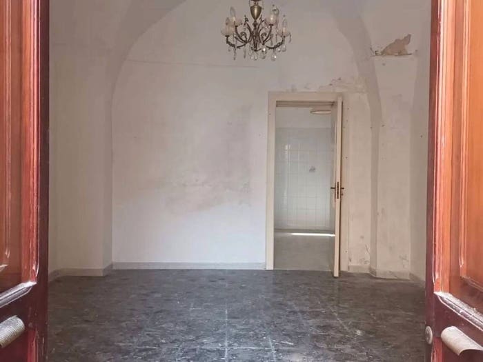 Appartamento quadrilocale in vendita in Via Lunga, Centro, Leverano